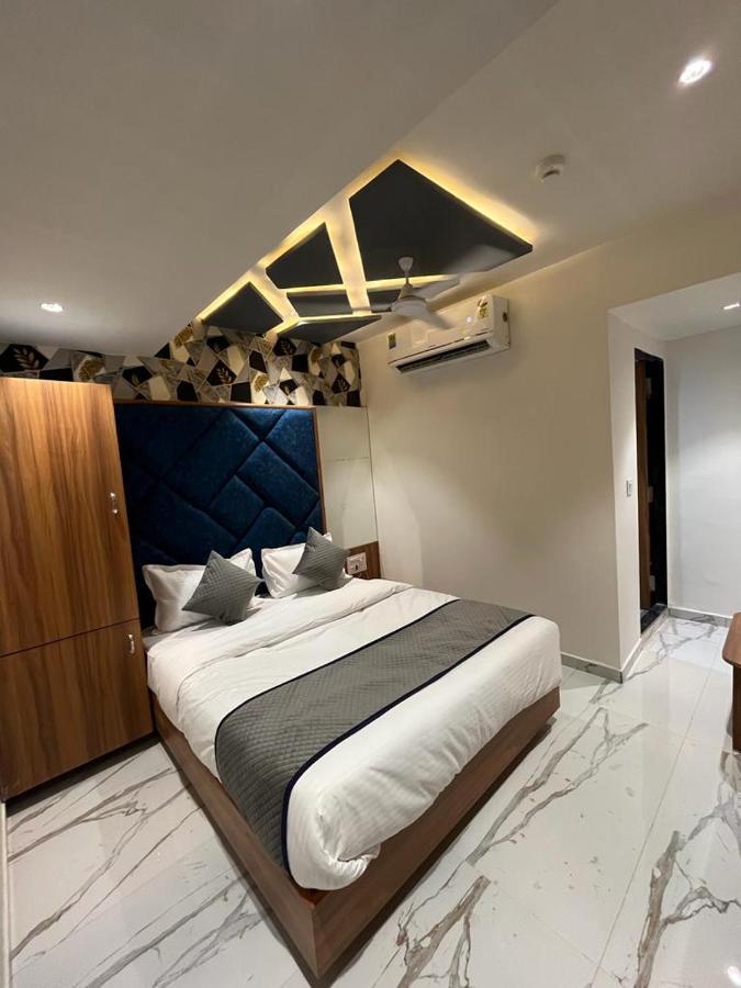 גנדהינאגר Hotel Paramount Villa מראה חיצוני תמונה