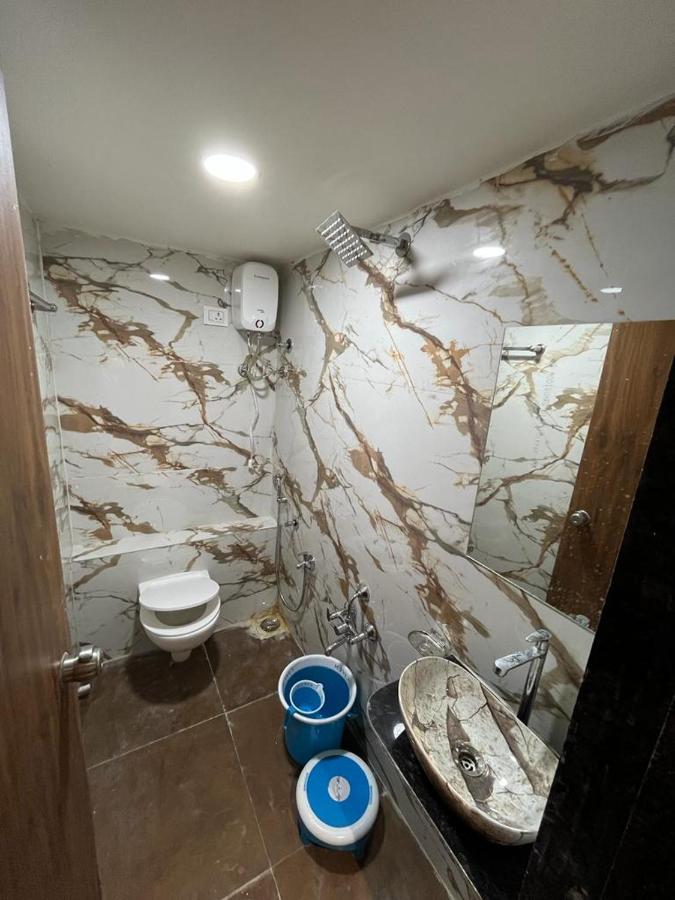 גנדהינאגר Hotel Paramount Villa מראה חיצוני תמונה