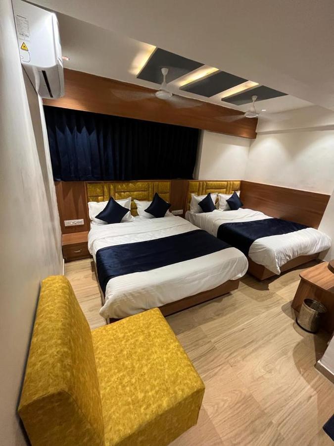 גנדהינאגר Hotel Paramount Villa מראה חיצוני תמונה