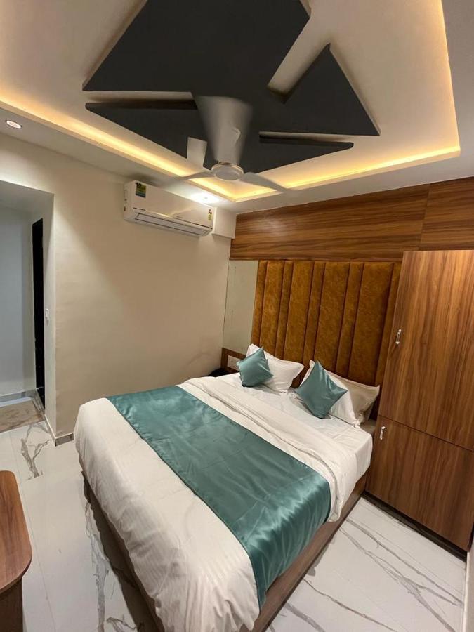 גנדהינאגר Hotel Paramount Villa מראה חיצוני תמונה