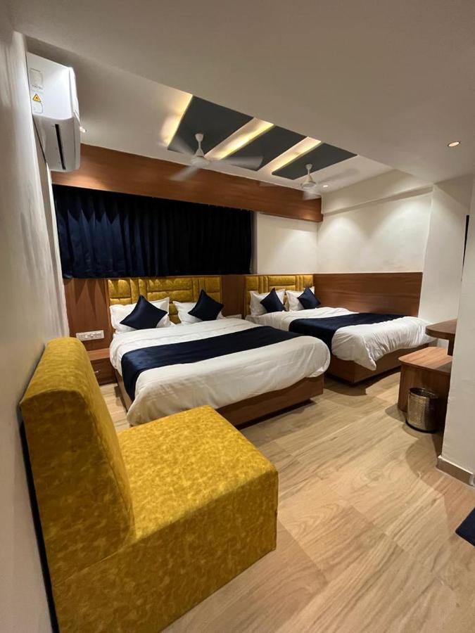 גנדהינאגר Hotel Paramount Villa מראה חיצוני תמונה