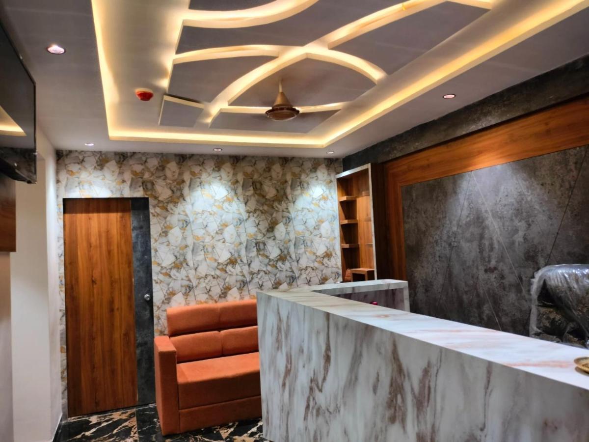 גנדהינאגר Hotel Paramount Villa מראה חיצוני תמונה
